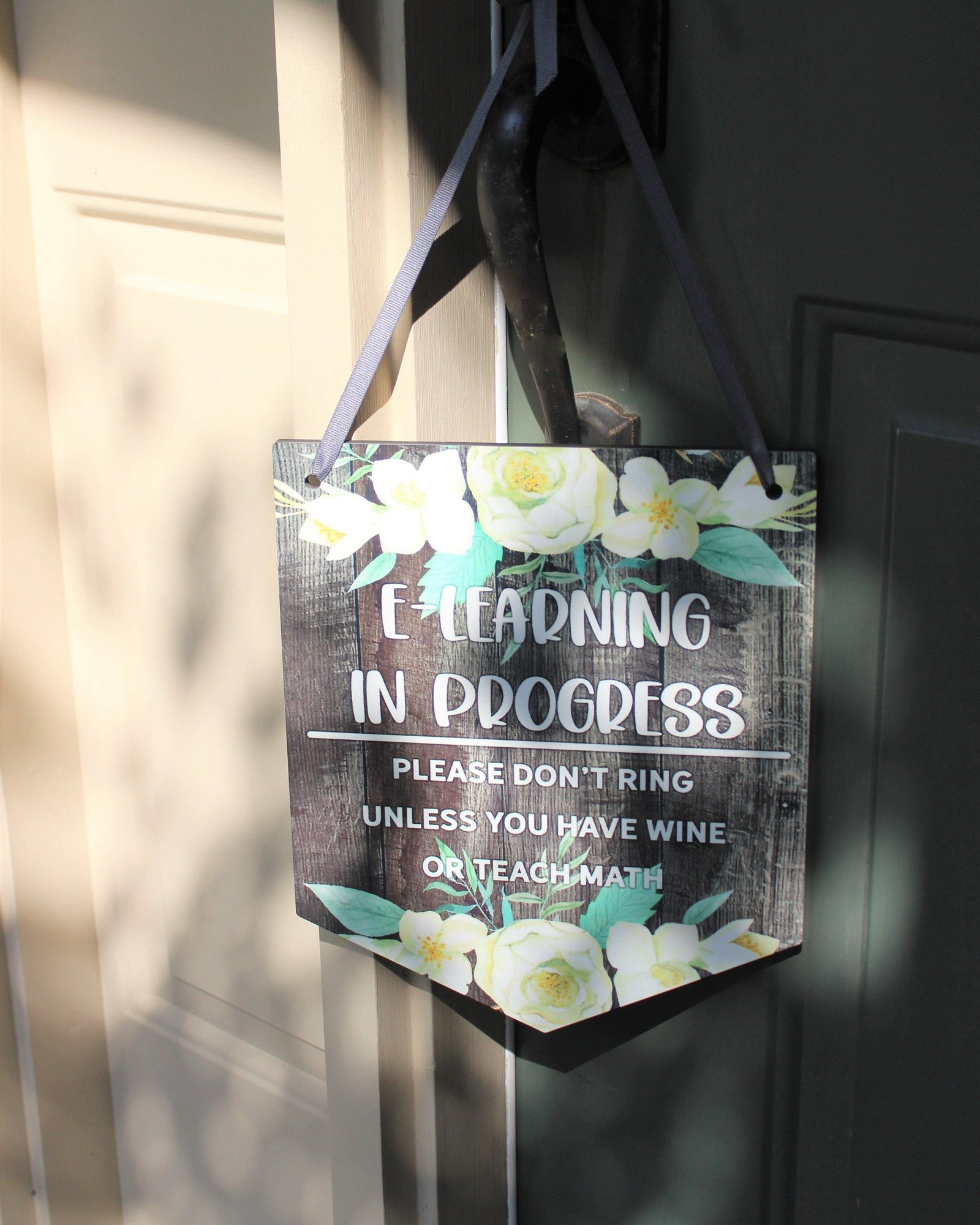 Personalized Wall Decor | Custom Banners & Signs | E-Learning Sign | Rustic | White Flowers - This & That Solutions - Personalized Wall Decor | Custom Banners & Signs | E-Learning Sign | Rustic | White Flowers - Personalized Gifts & Custom Home Decor